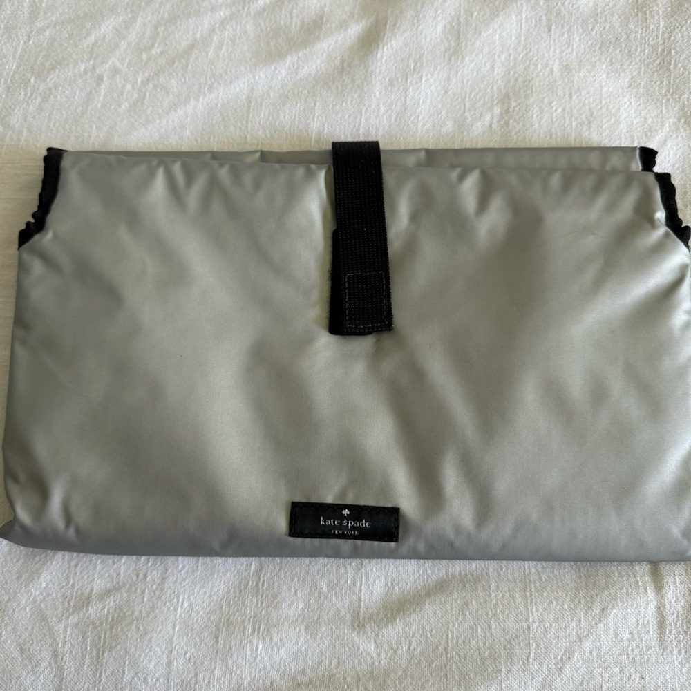 Kate Spade Veranda Place Patent Blossom Baby Diaper Bag Tote French Navy - Picture 10 of 10